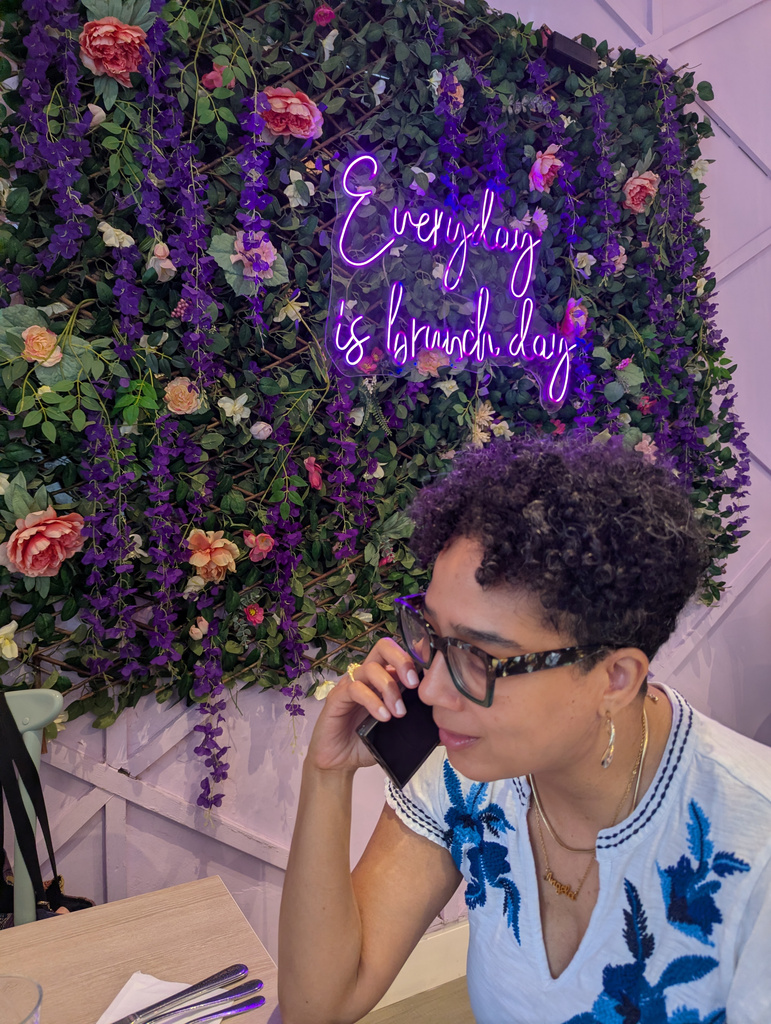 Sitting a Cafe Lavanda
